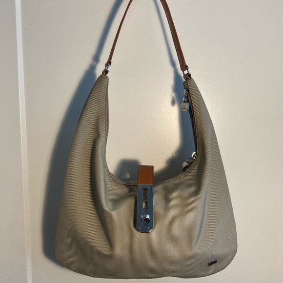 Elegant Cream Hobo Bag - Picture 1 of 7